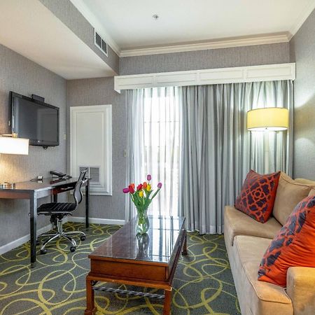 Best Western Plus Dixon Davis Buitenkant foto