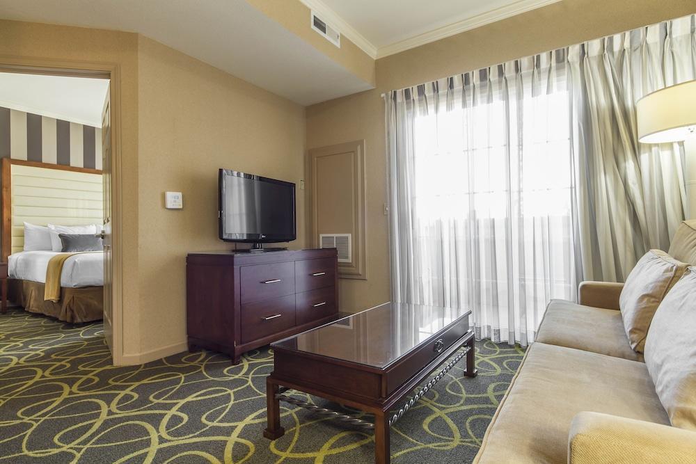 Best Western Plus Dixon Davis Buitenkant foto