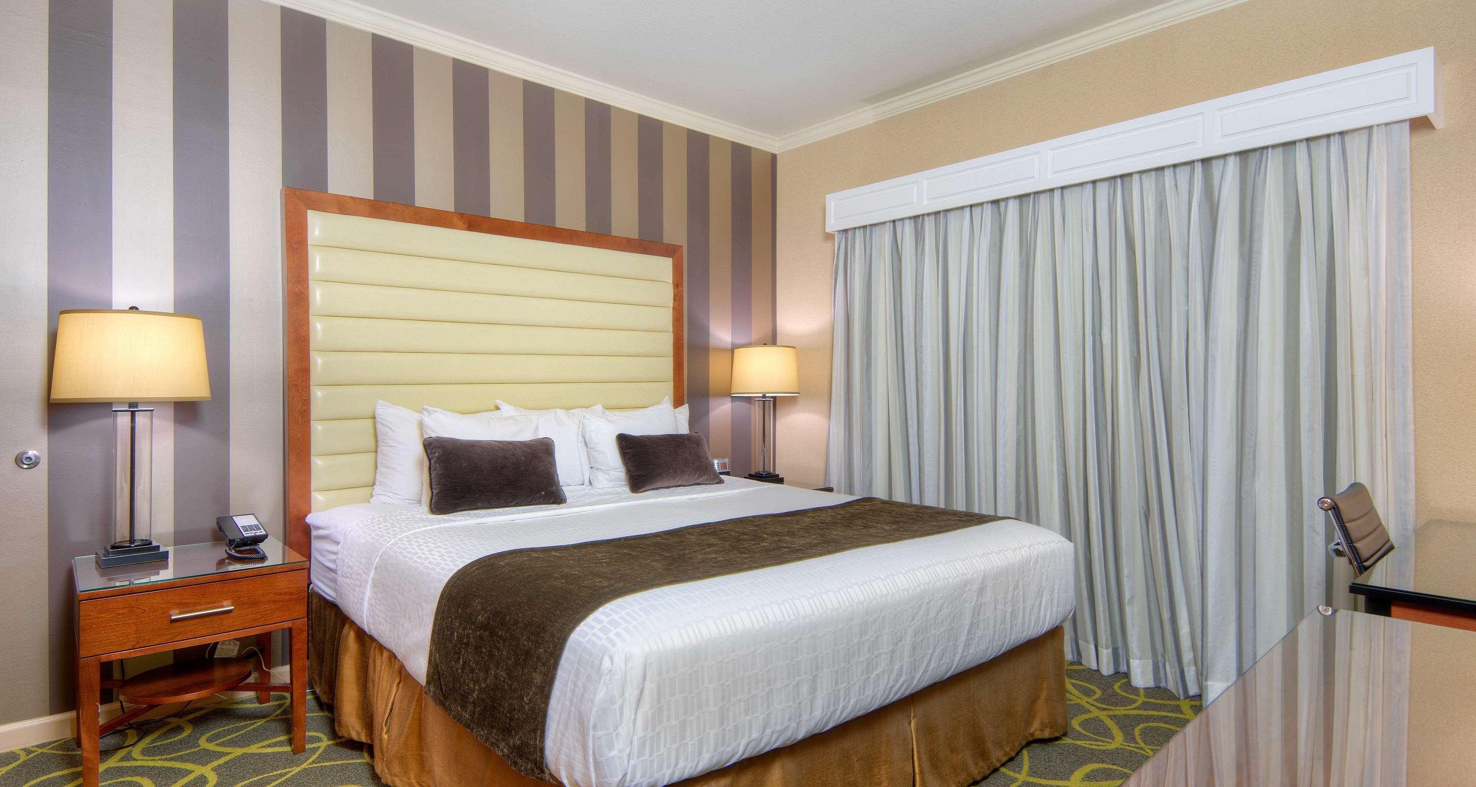 Best Western Plus Dixon Davis Buitenkant foto