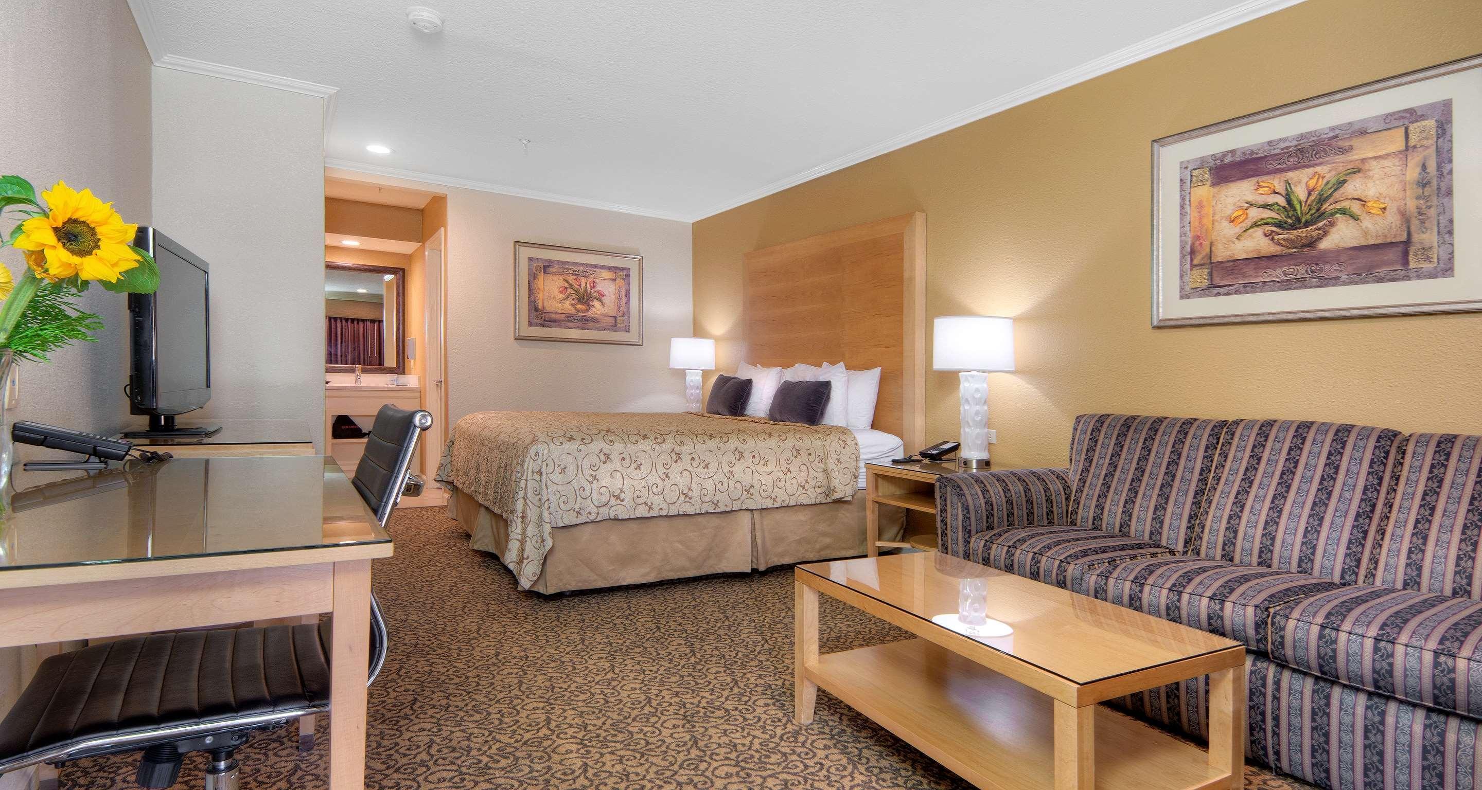 Best Western Plus Dixon Davis Buitenkant foto