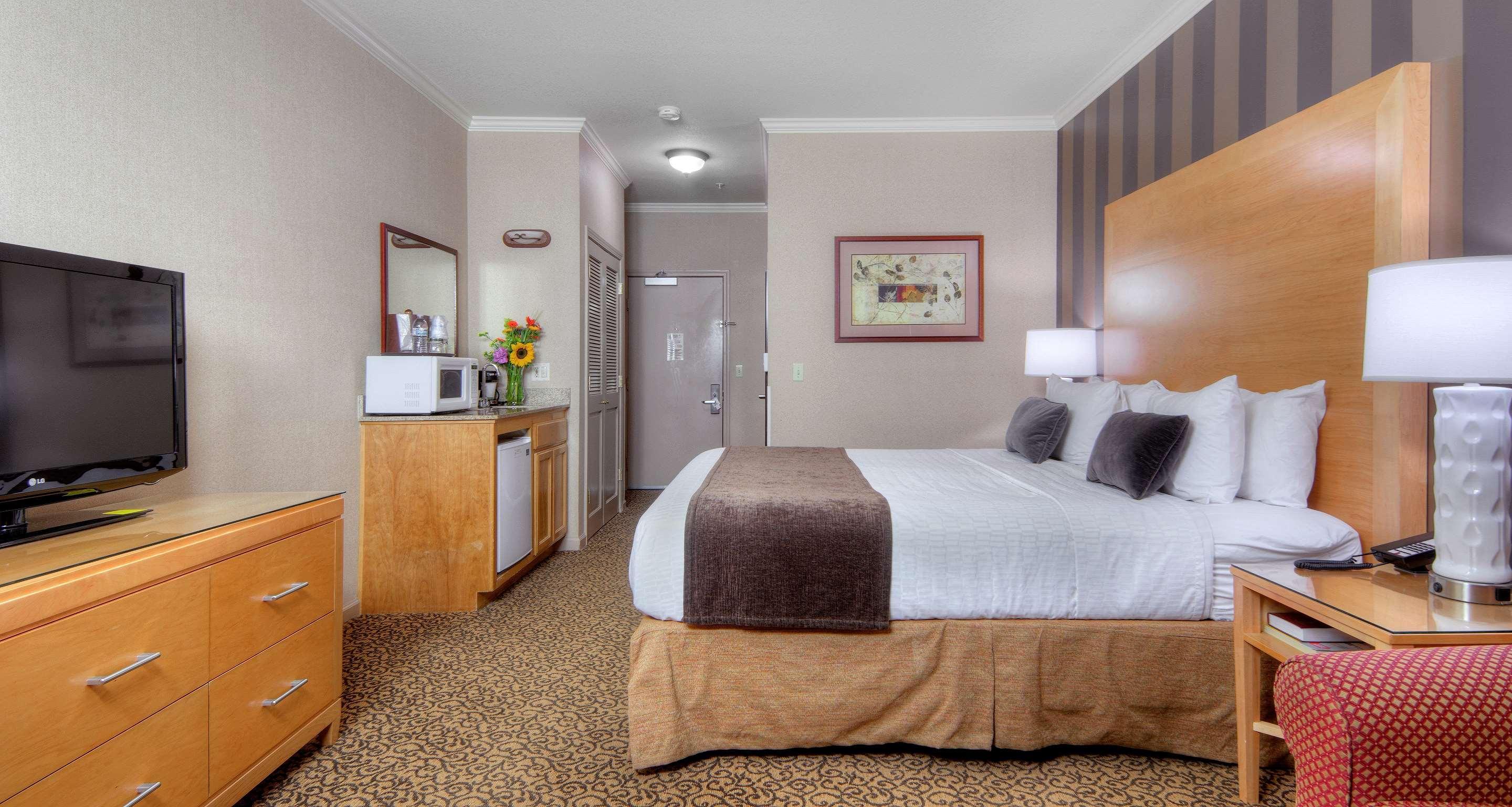 Best Western Plus Dixon Davis Buitenkant foto