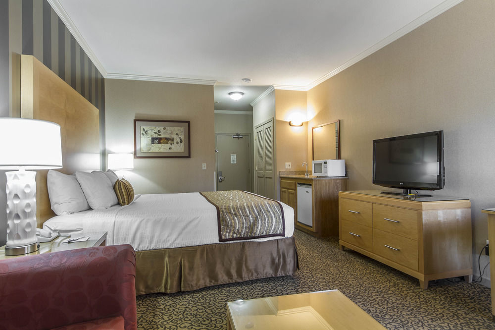 Best Western Plus Dixon Davis Buitenkant foto